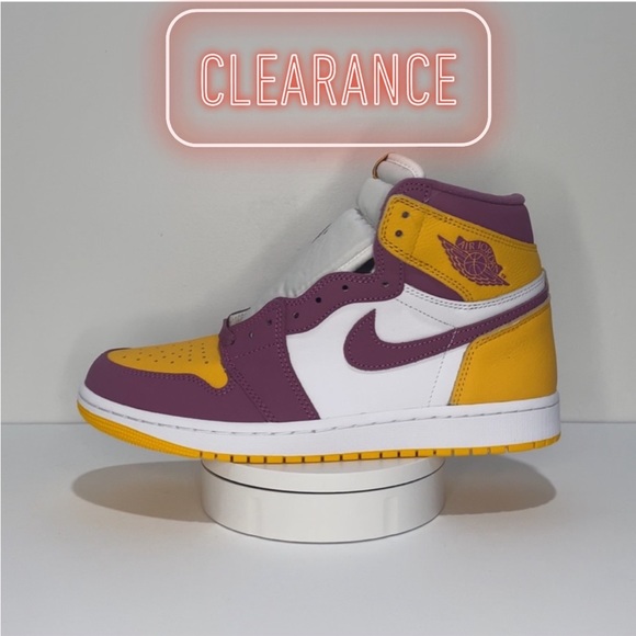 CLEARANCE- ⭐️ Nike Air Jordan 1 High Brotherhood shoes - Picture 1 of 4